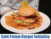 Das FORUM Café, Bar & Restaurant gründet die BURGERinitiative – BURGER mit Beilage und Getränk für 9,90 € (©Foto: Martin Schmitz)
